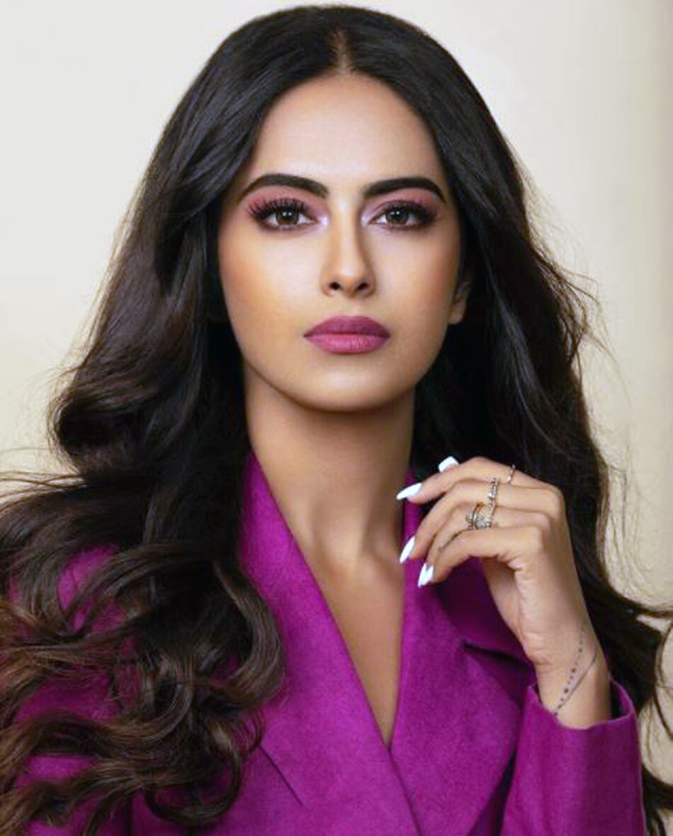  अविका गौर