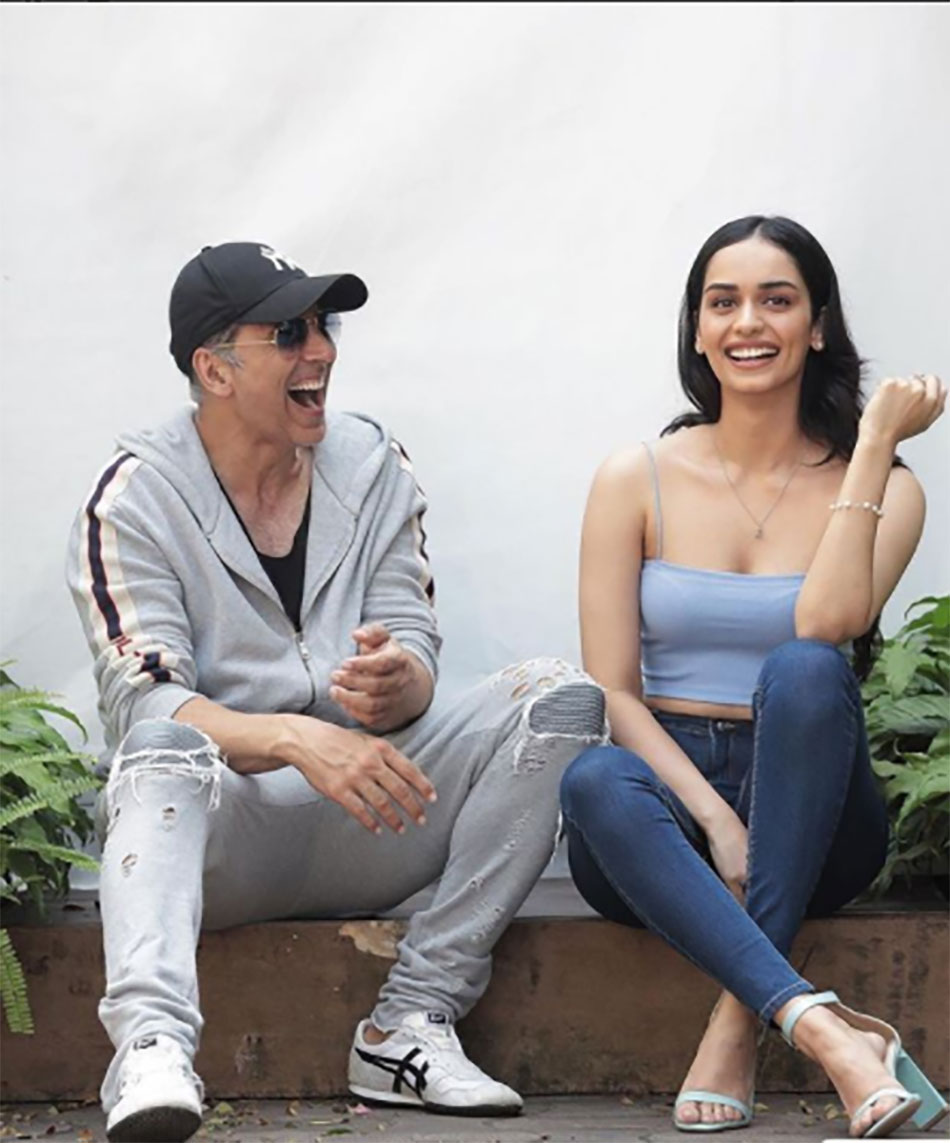 अक्षय कुमार, मानुषी छिल्लर