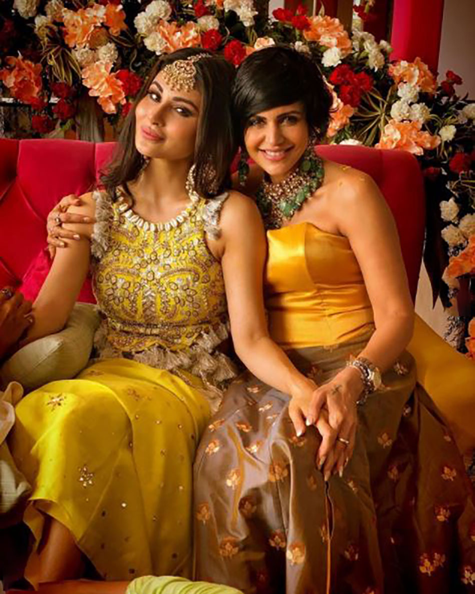 मौनी रॉय हल्दी फोटोज