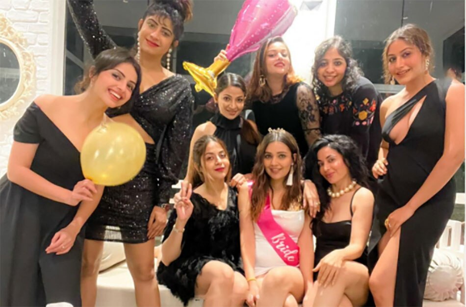 मानसी श्रीवास्तव की बैचलर्स पार्टी