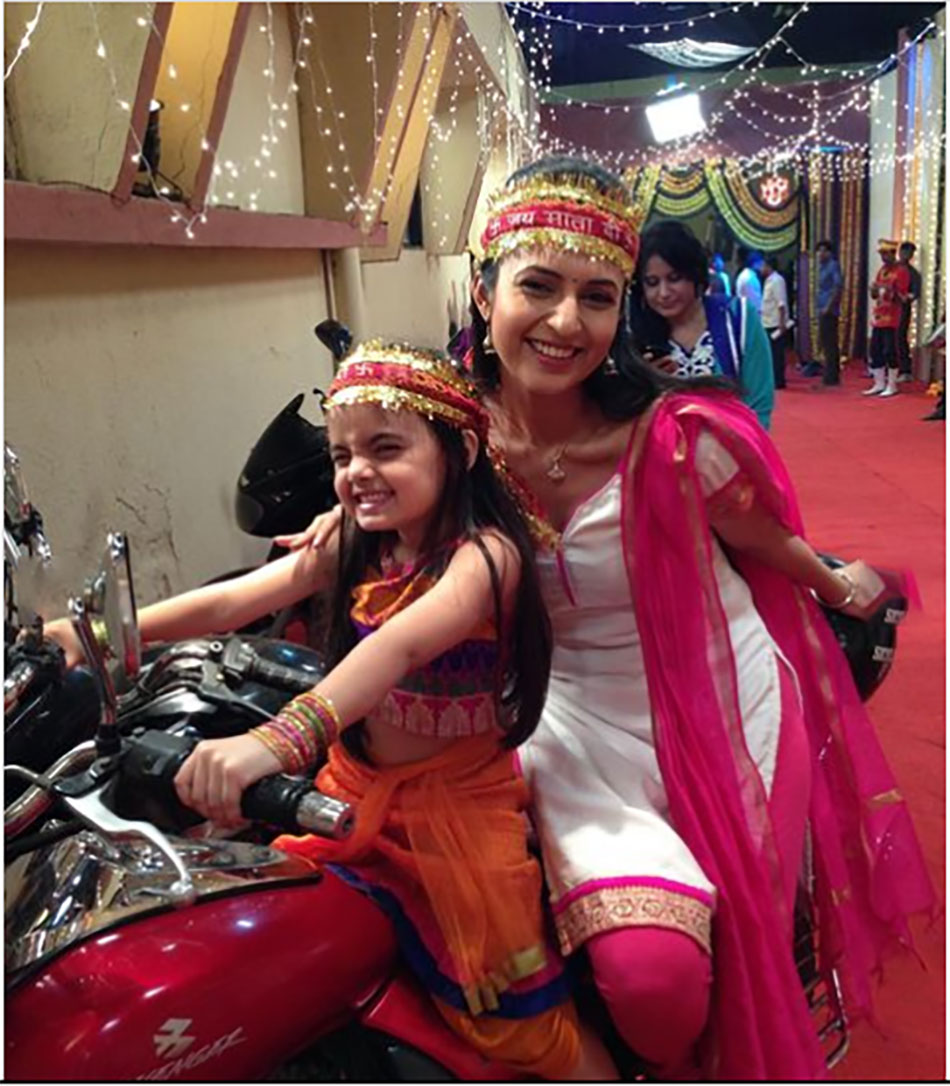 रुहानिका धवन, दिव्यांका त्रिपाठी