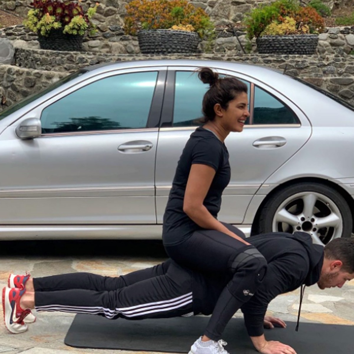 प्रियंका चोपड़ा-निक जोनस