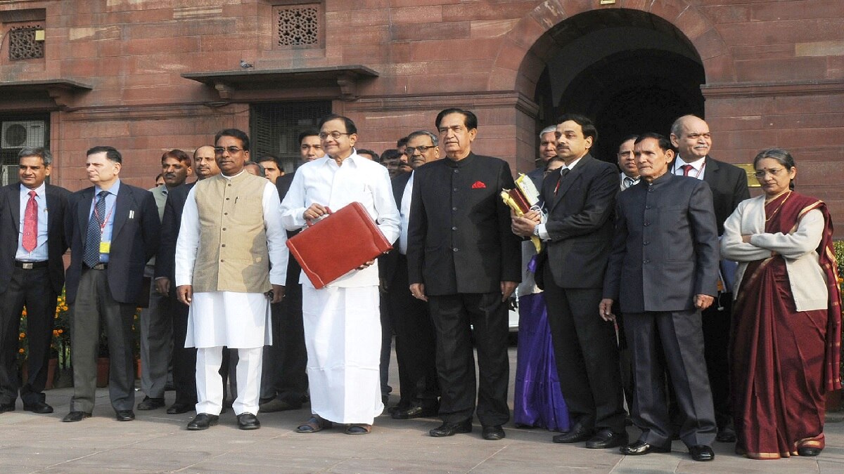 ब्रीफकेस में पेश होता था बजट