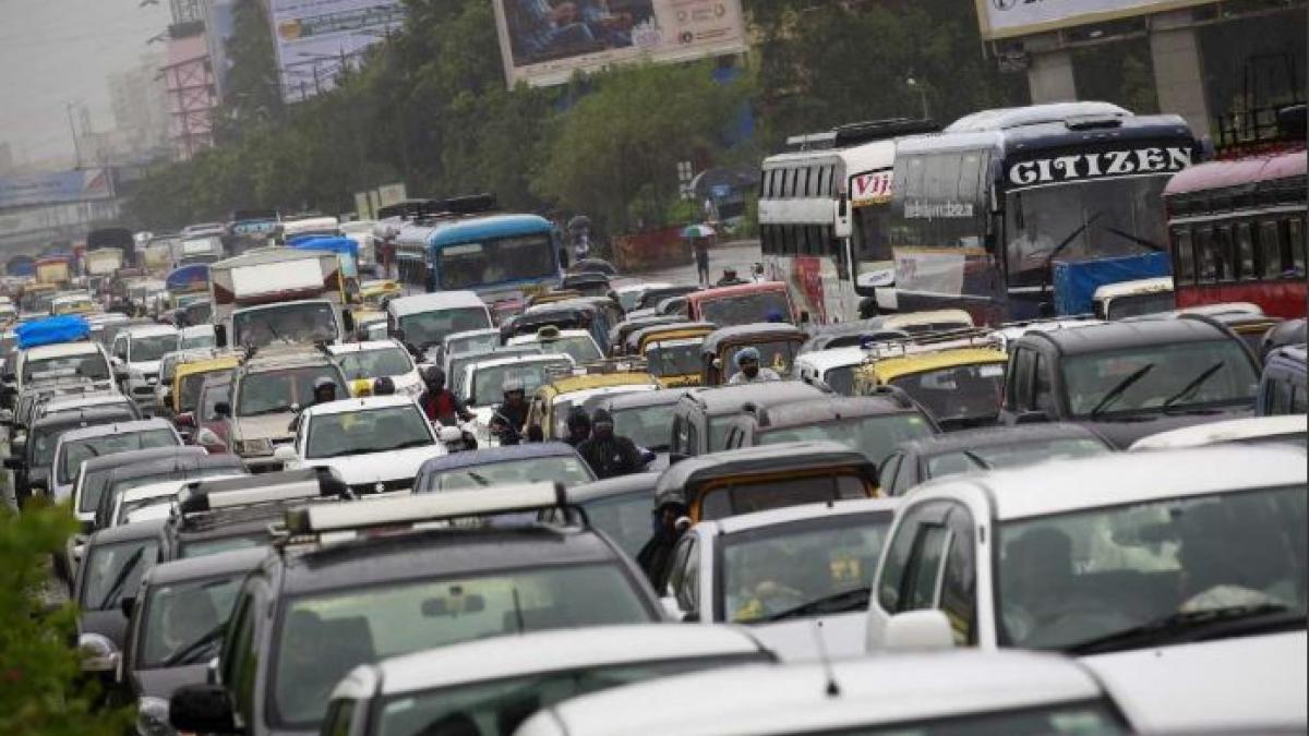 दिल्ली: चलती सड़क से उठाकर कबाड़ में दे दी जाएगी आपकी कार-बाइक, बचने के दो उपाय!