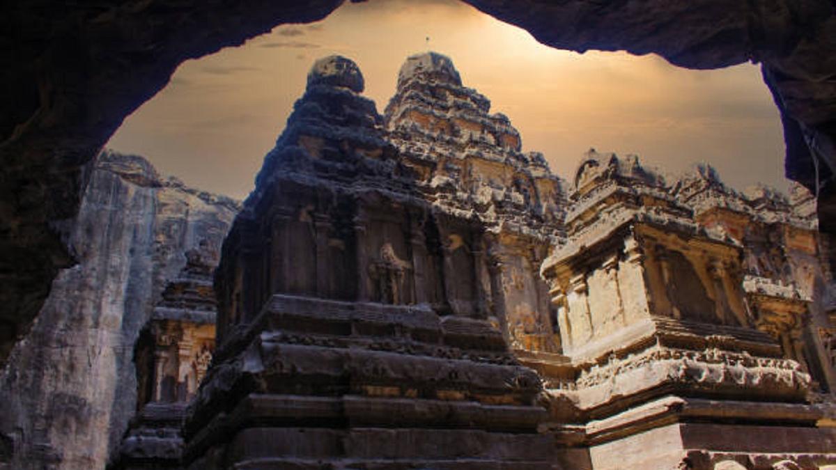 भारत की ये 8 जगह विदेशियों को सबसे ज्यादा पसंद, पूरे साल इकट्ठा रहती है भीड़ (Ellora cave Photo: Getty Images)
