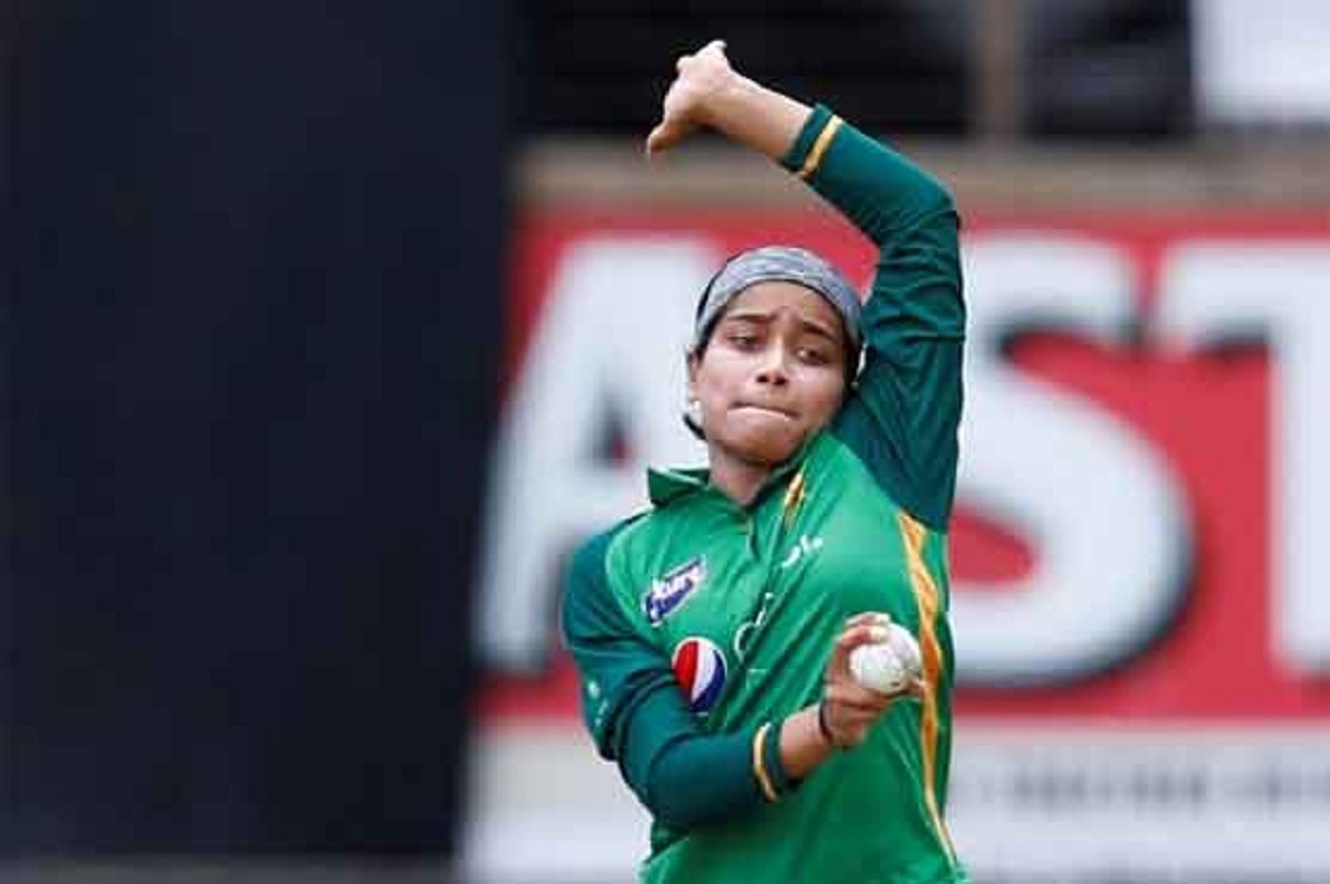 Fatima Sana Pakistani Bowler