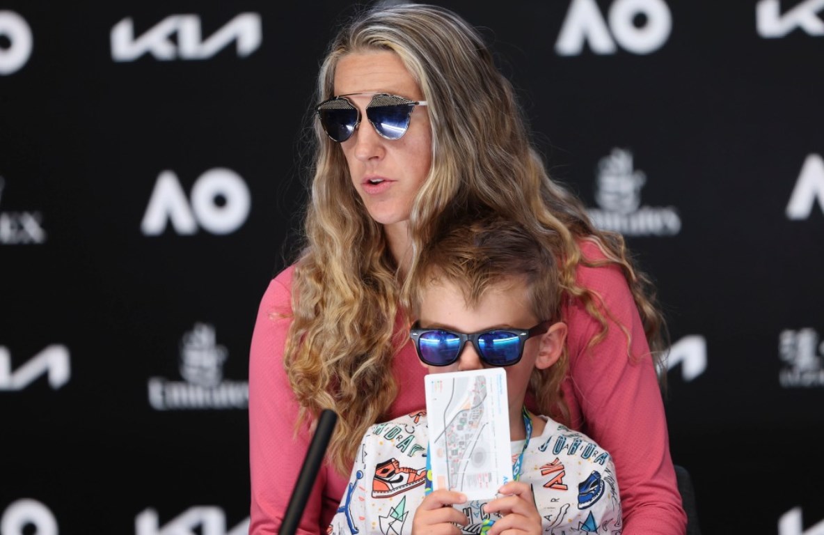 V Azarenka Son