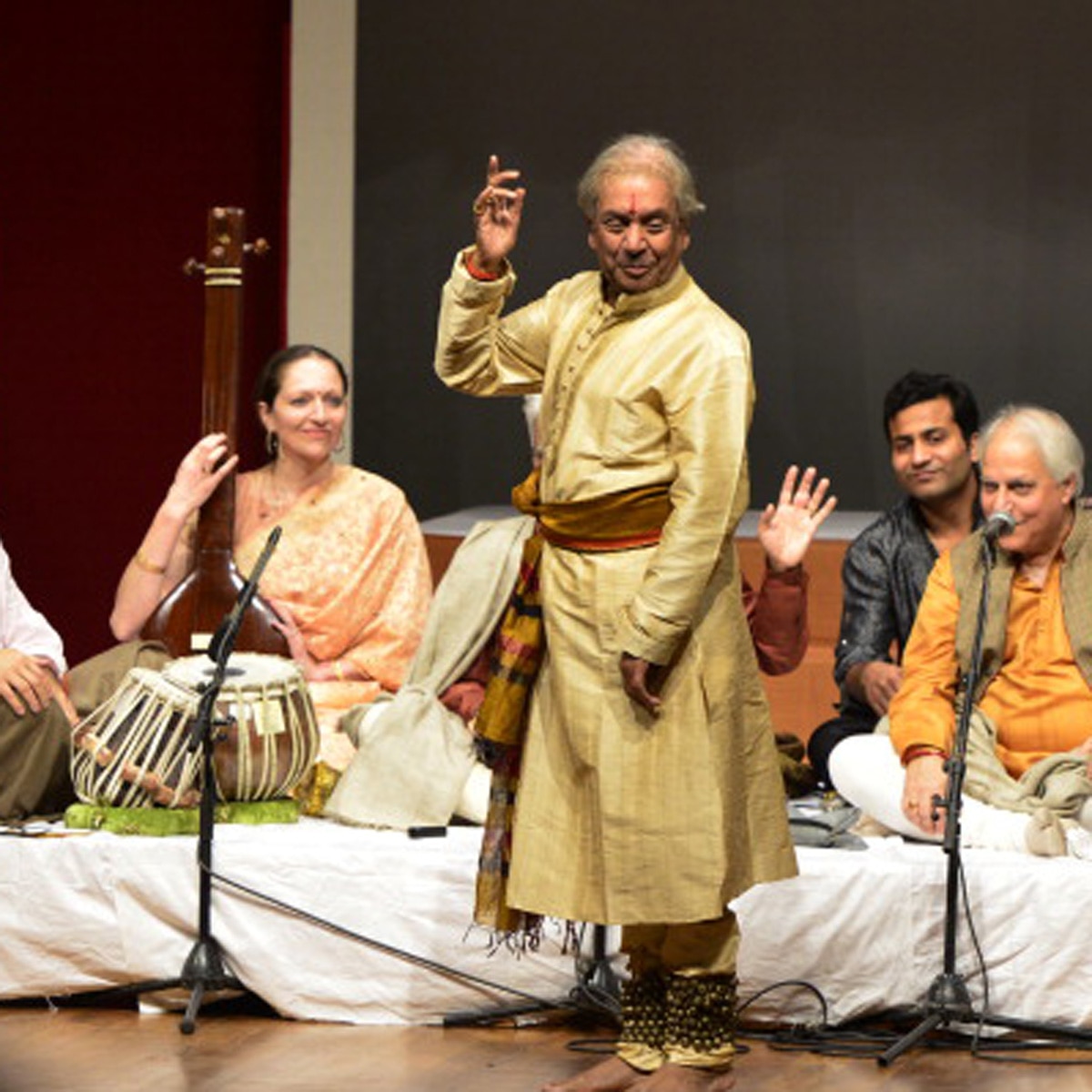 पंड‍ित ब‍िरजू महाराज 