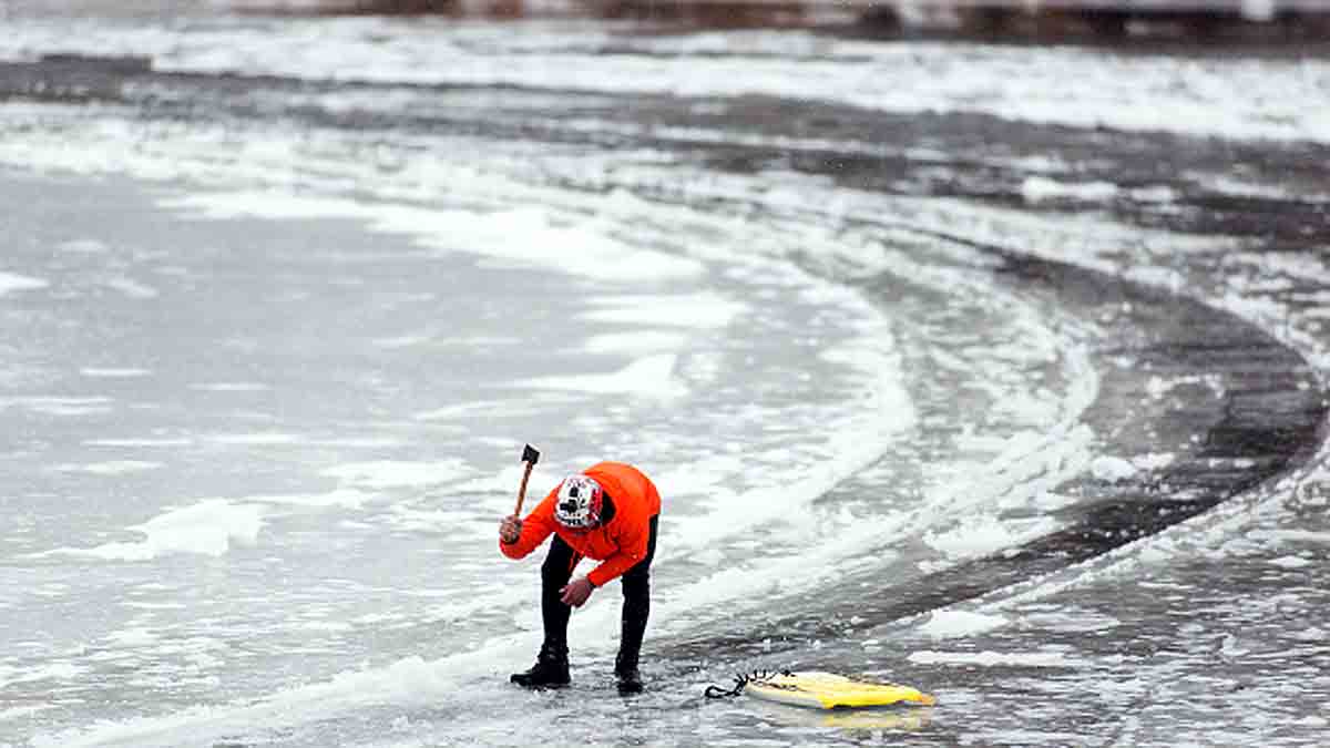 Maine giant spinning ice disk