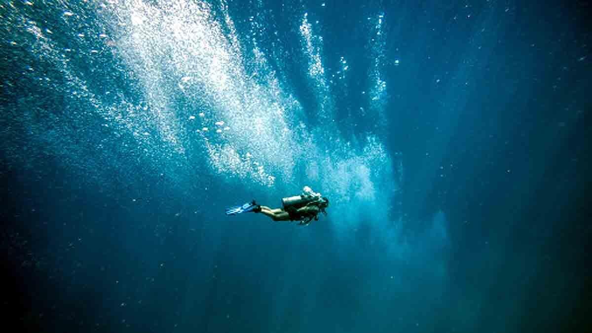 Microbes in Ocean Depths make oxygen without Sun 