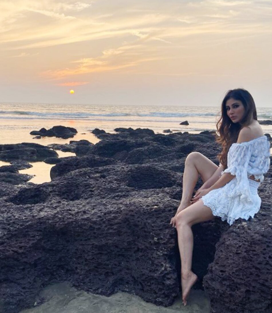 मौनी रॉय 