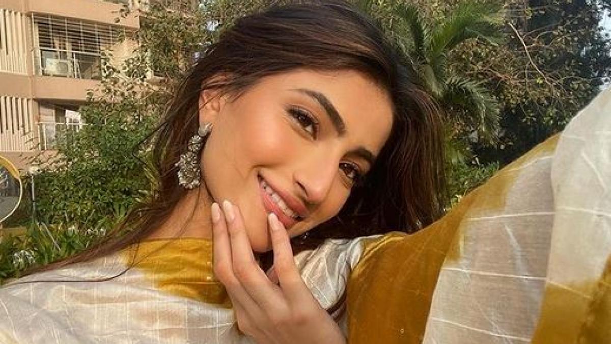 कैजुअल आउटफिट में Palak Tiwari ने शेयर की फोटोज, दिखा क्यूट अंदाज