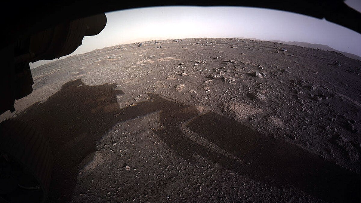 Purple Coating on Mars Rocks