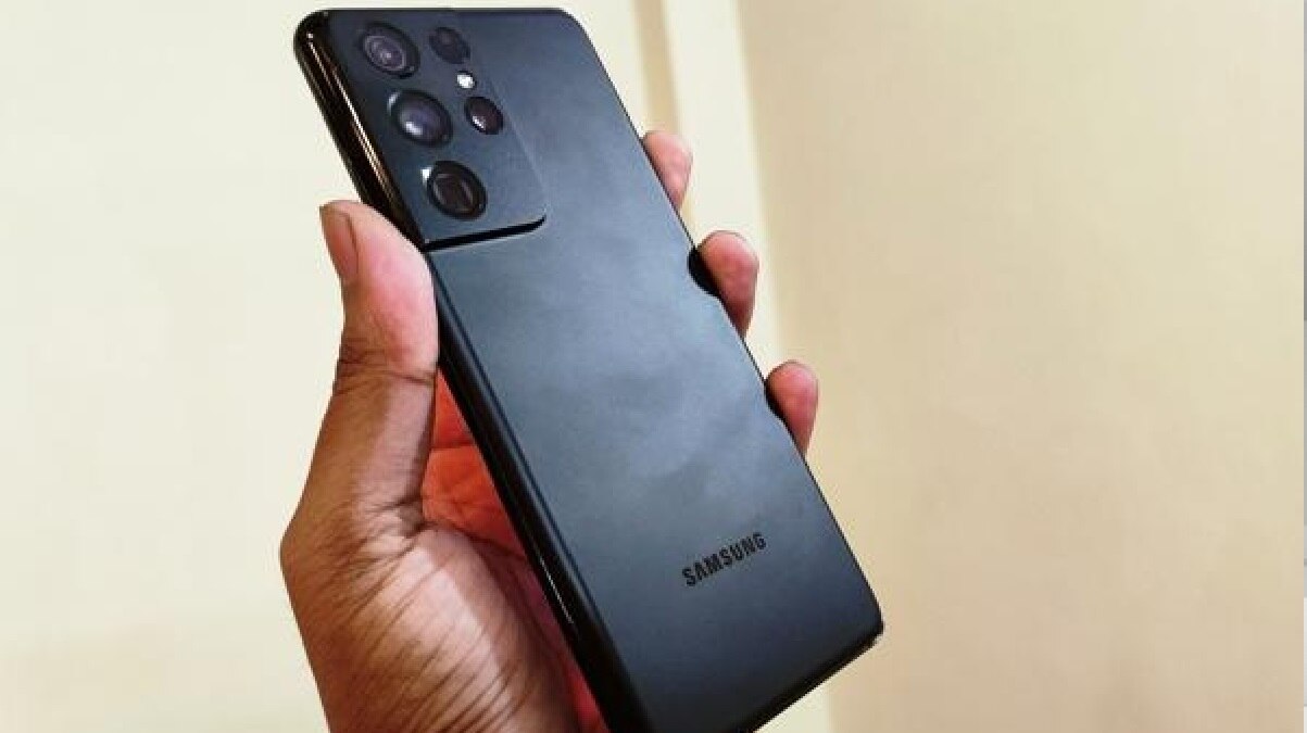 OnePlus 10 Pro vs iPhone 13 vs Xiaomi Mi 11 Ultra vs Samsung Galaxy S21 Ultra