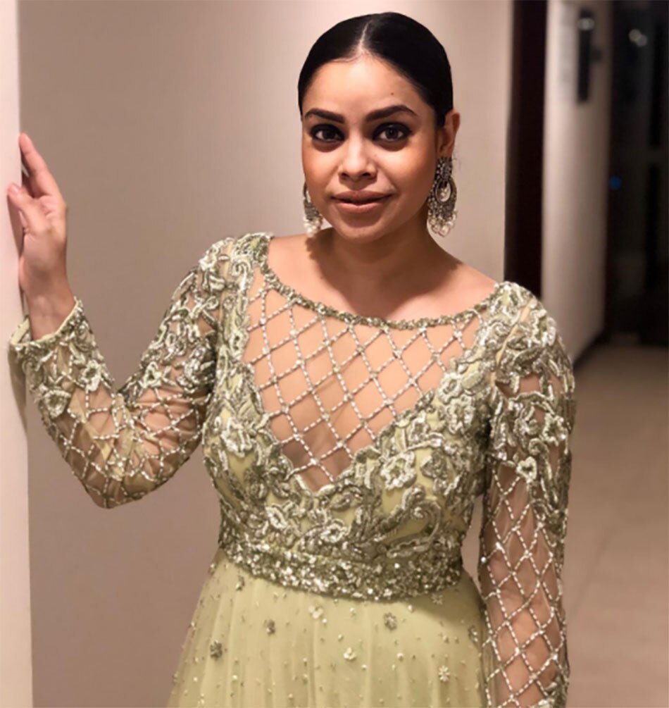  सुमोना चक्रवर्ती