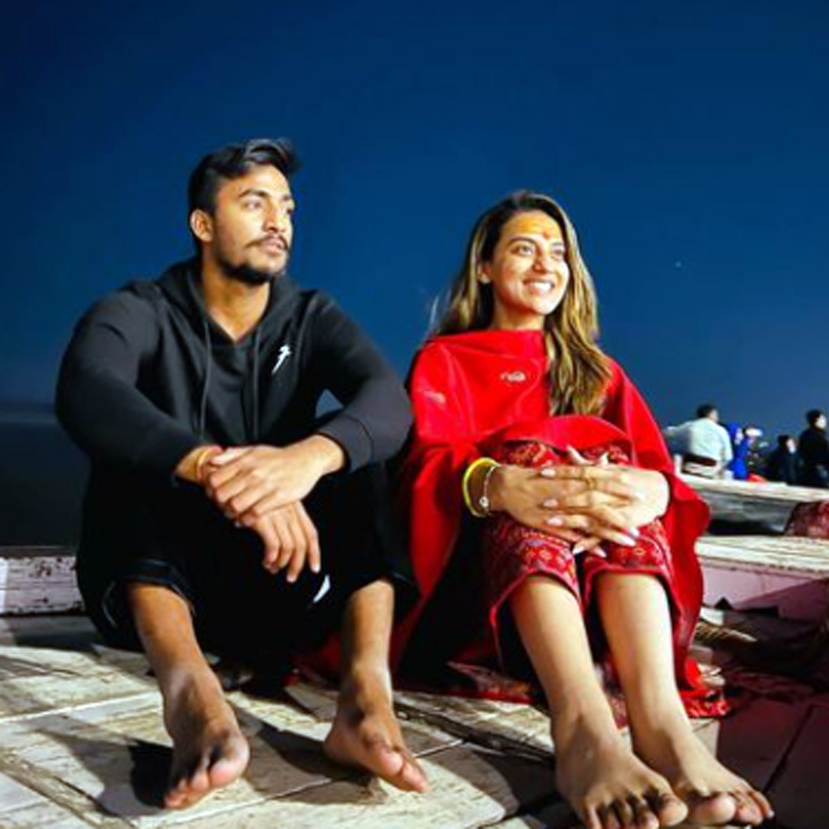  अक्षरा सिंह, विवेक केसरी 