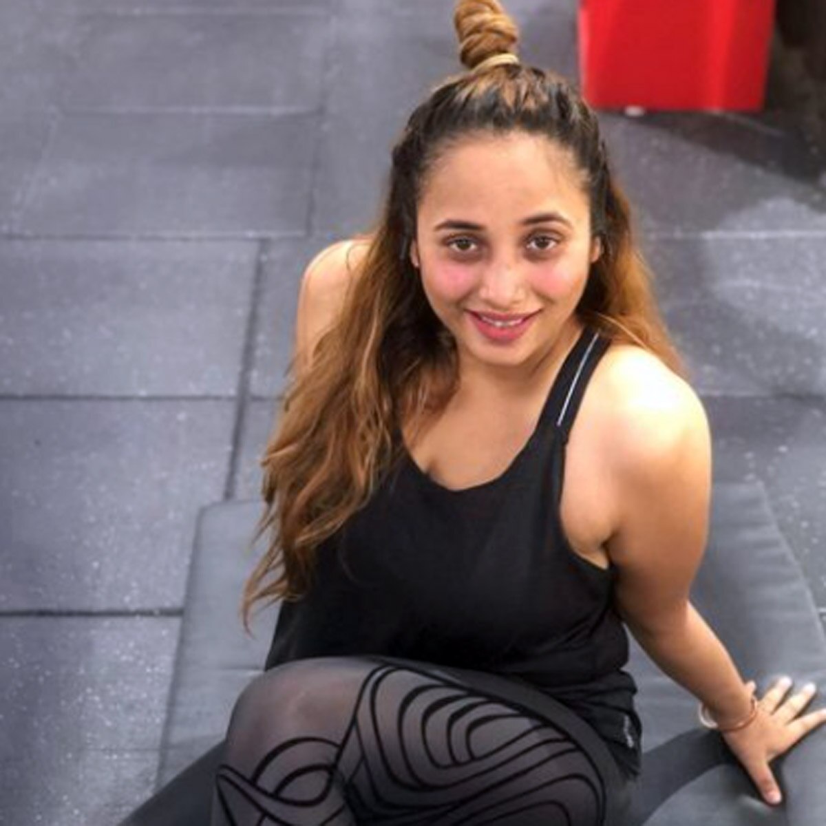  रानी चटर्जी 