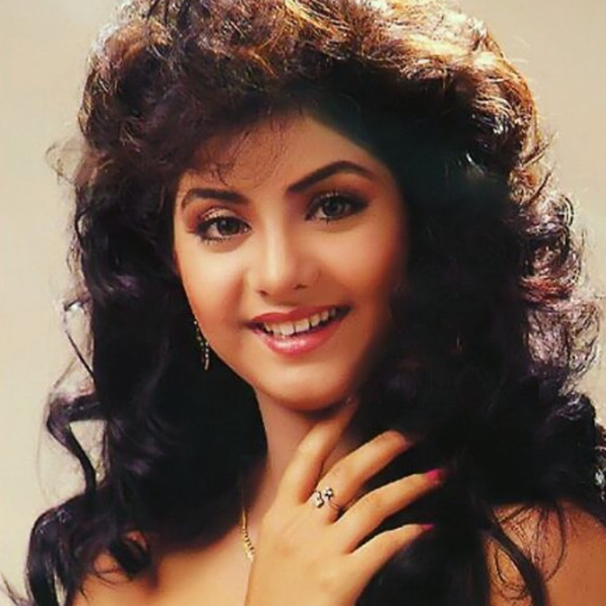  दिव्या भारती