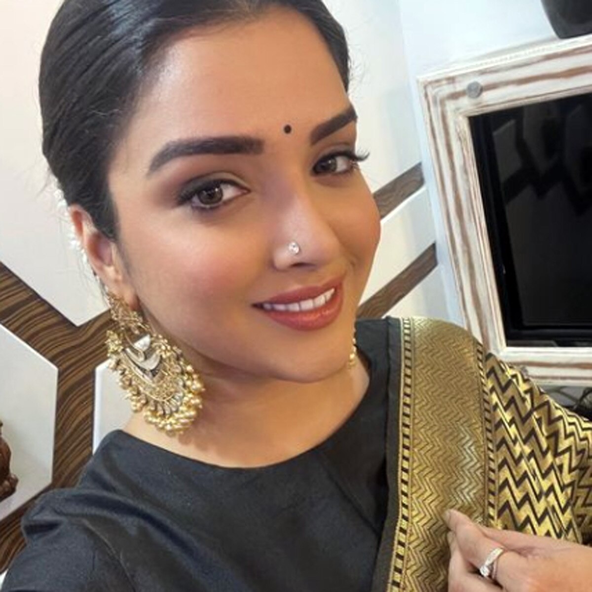 आम्रपाली दुबे 