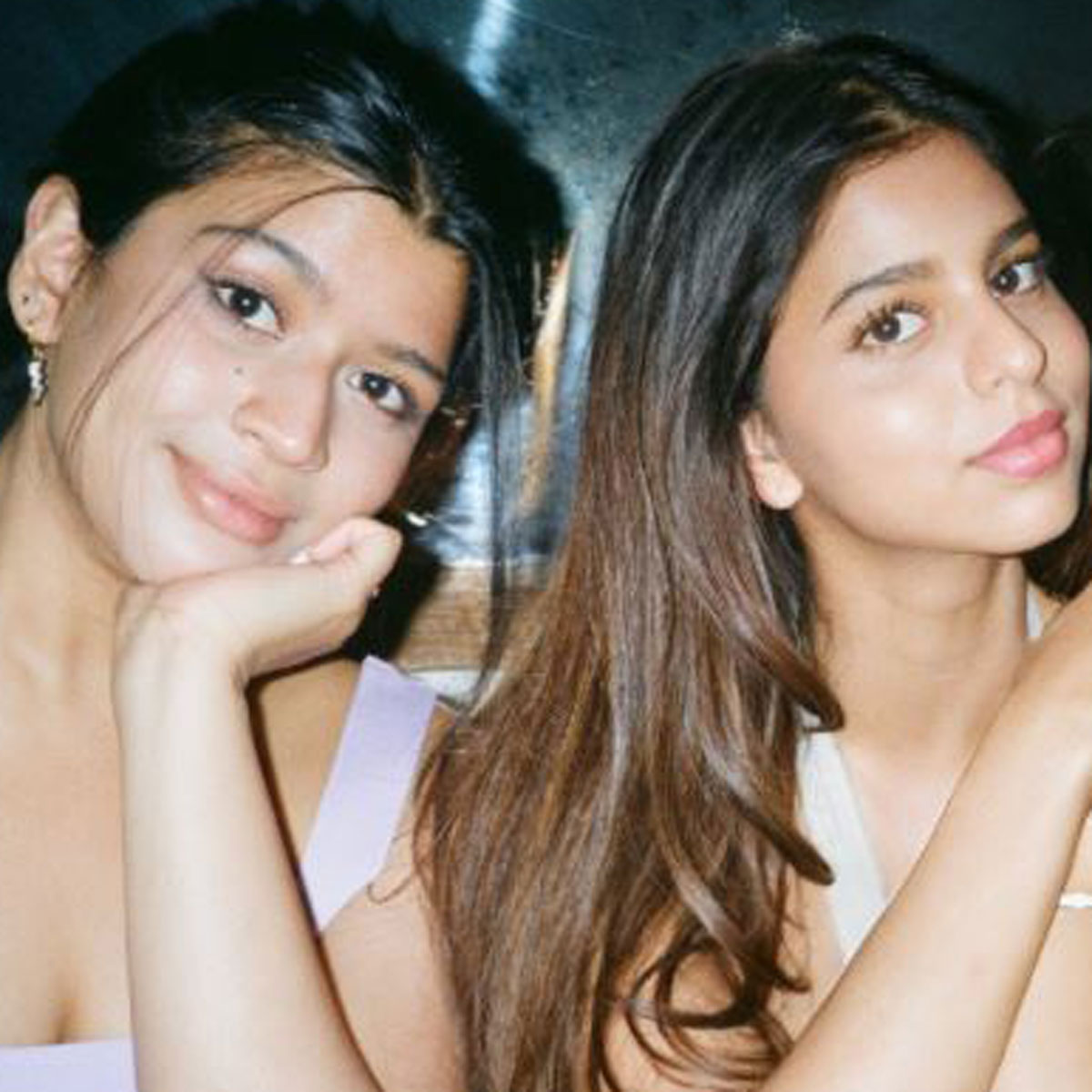  सुहाना खान दोस्तों के साथ