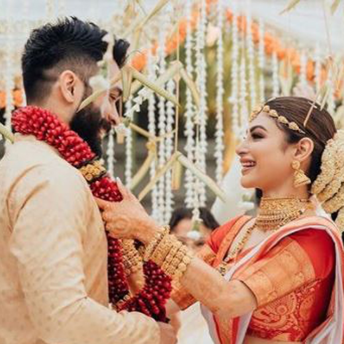 मौनी रॉय और सूरज नांबियार 