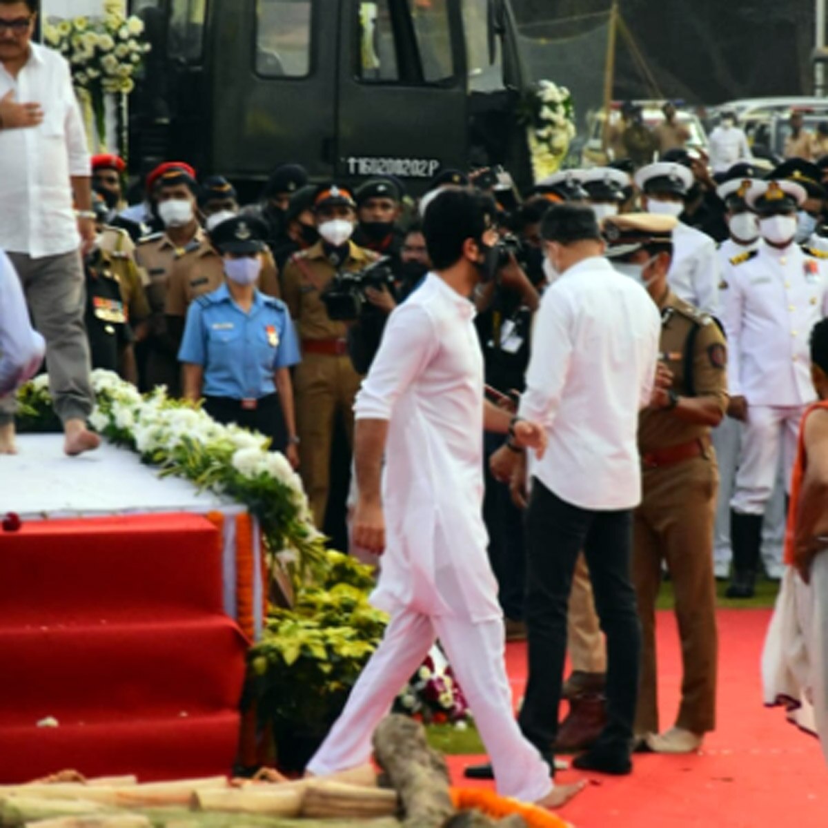 लता मंगेशकर का अंत‍िम संस्कार 