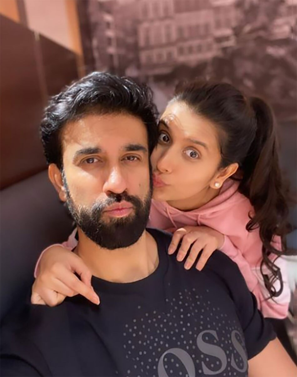 चारु असोपा