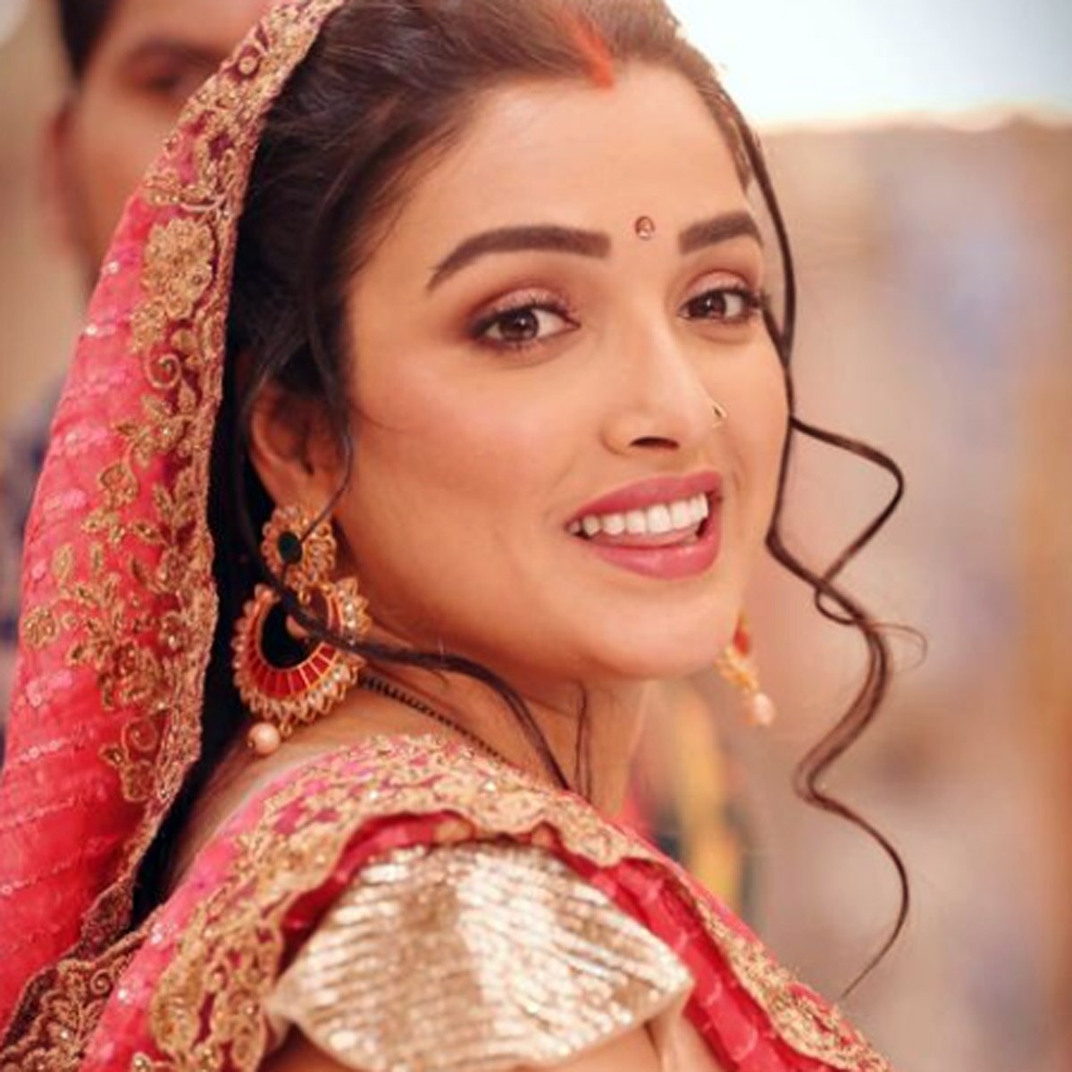  आम्रपाली दुबे