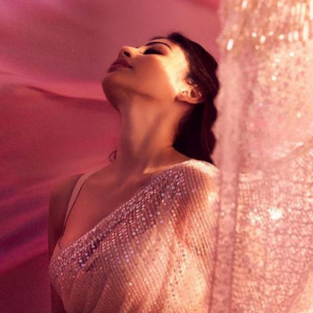 मौनी रॉय