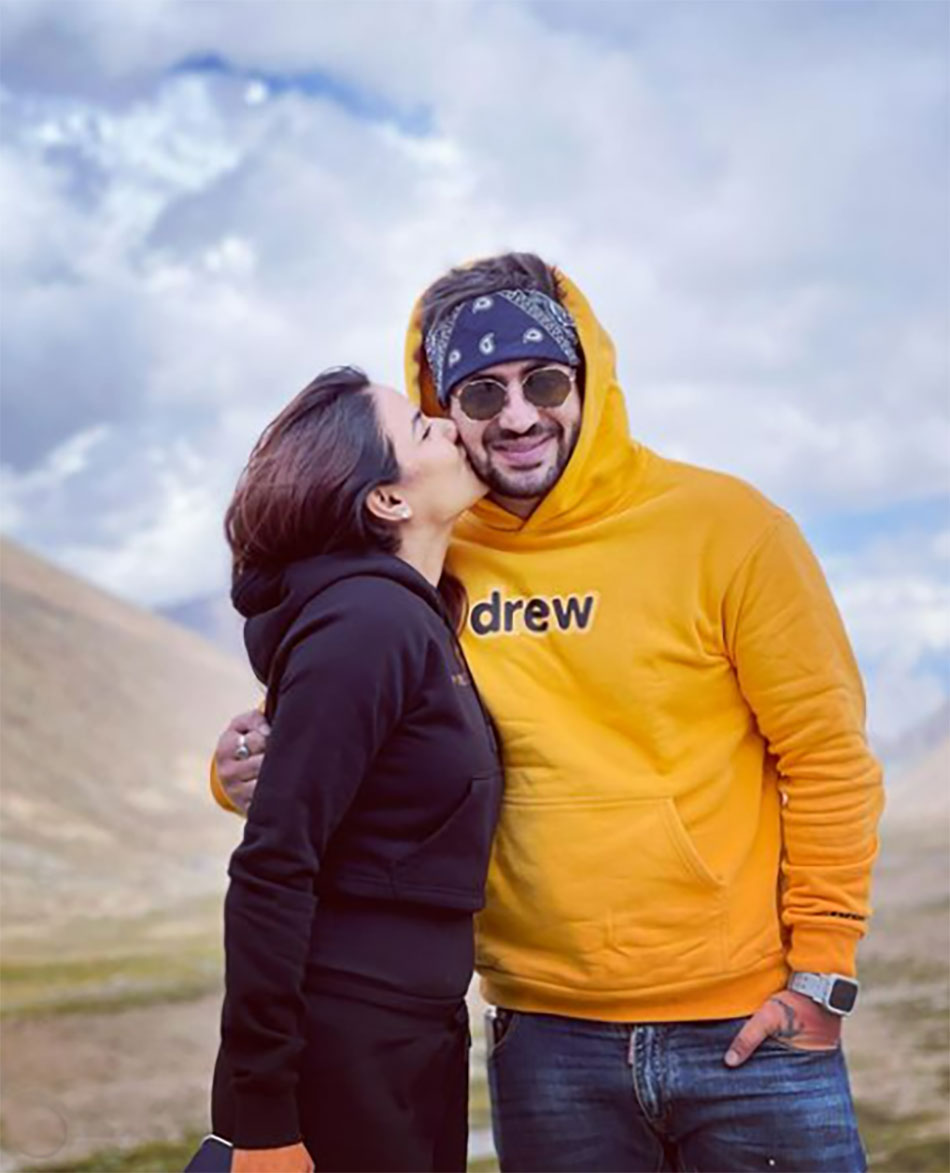 जैस्मिन भसीन-अली गोनी