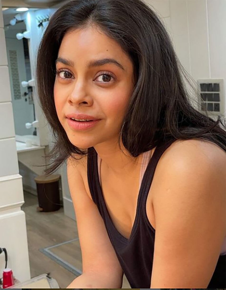  सुमोना चक्रवर्ती