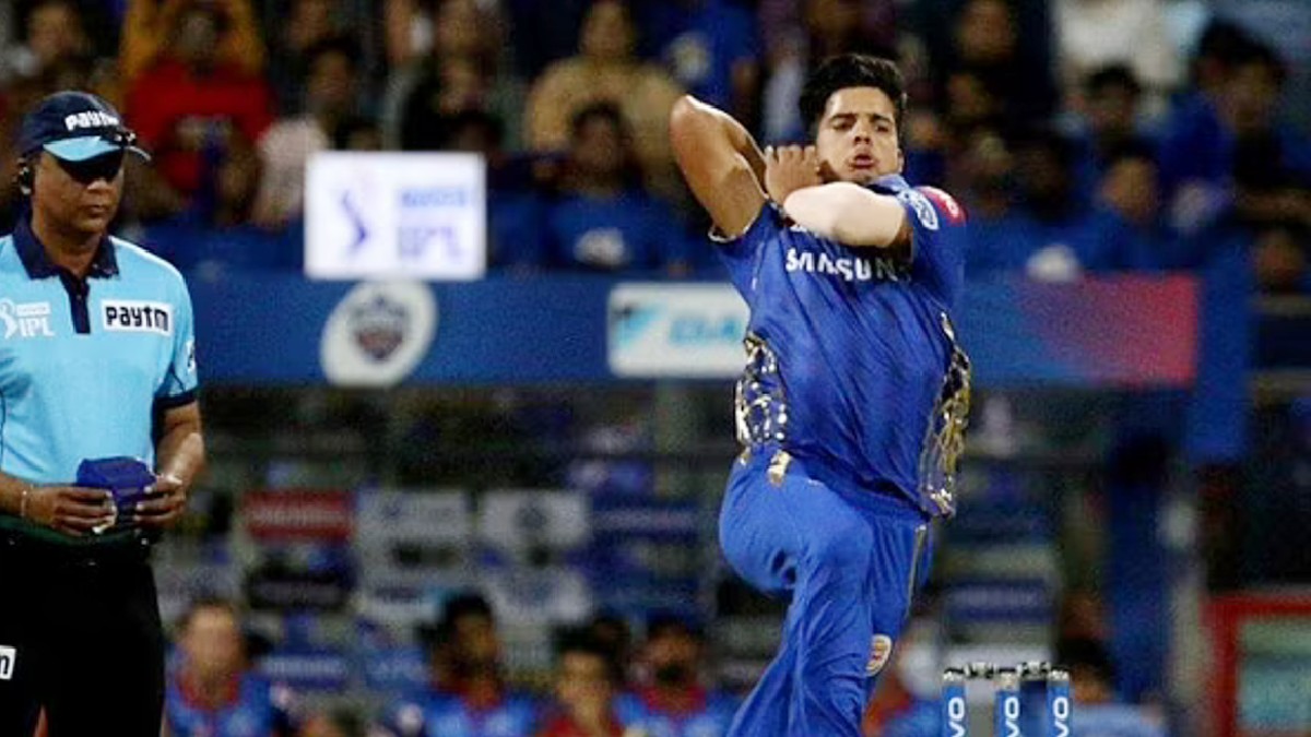 Fast bowler Rasikh Dar