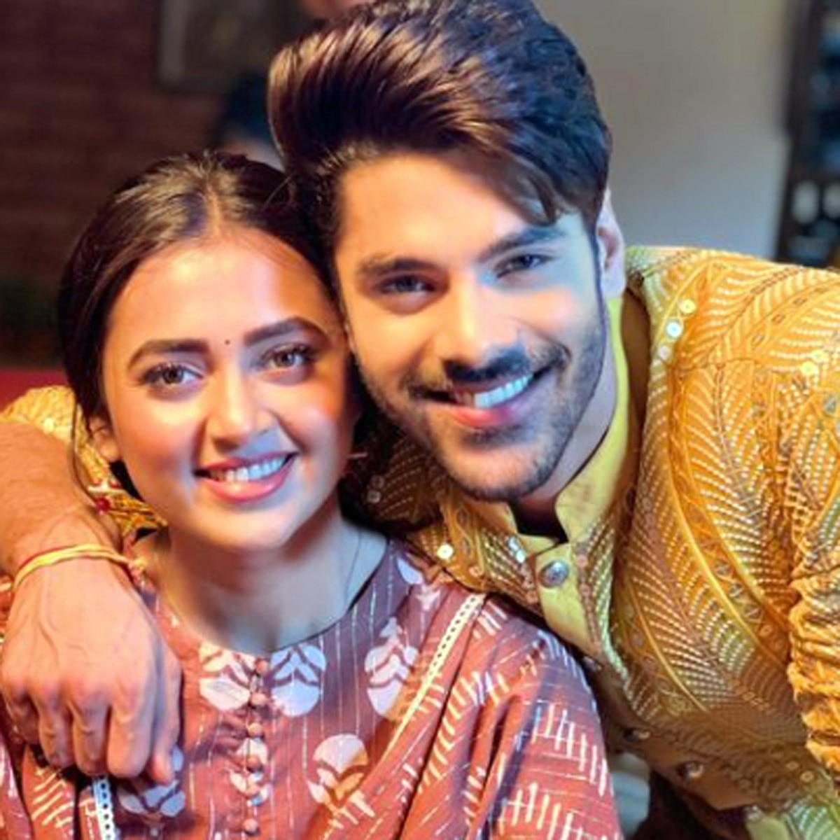 तेजस्वी प्रकाश, सिंबा नागपाल