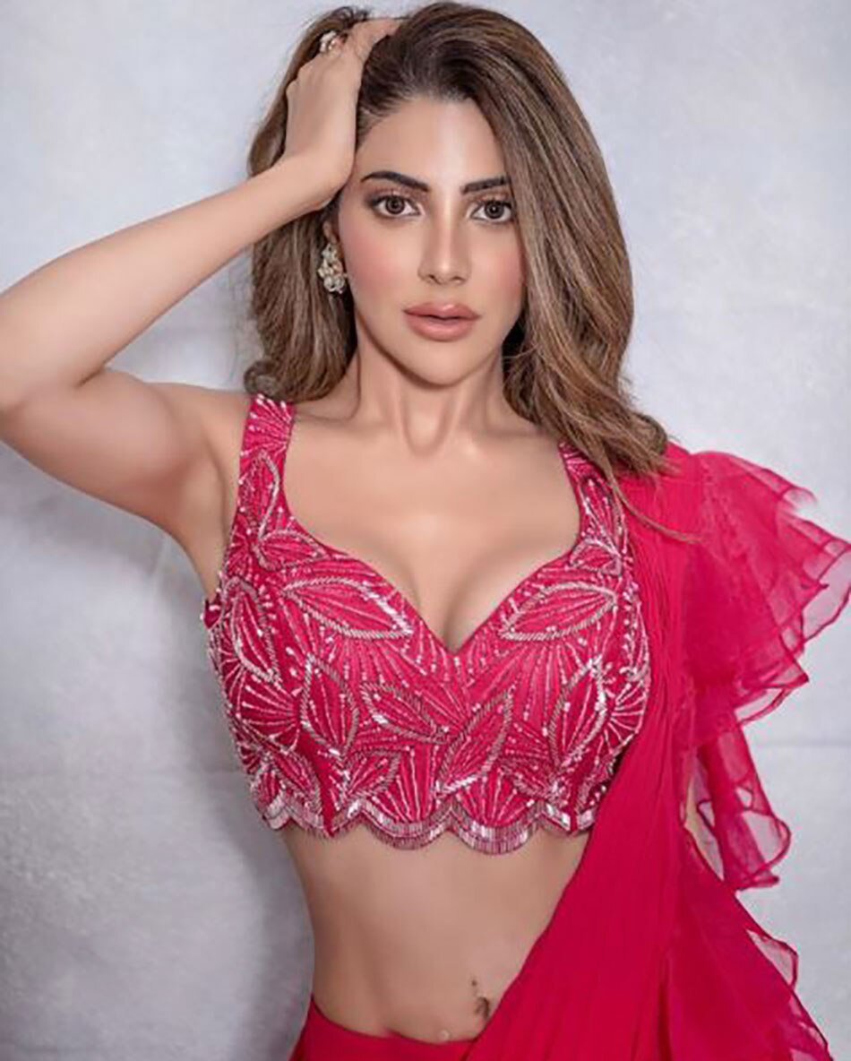  निक्की तंबोली