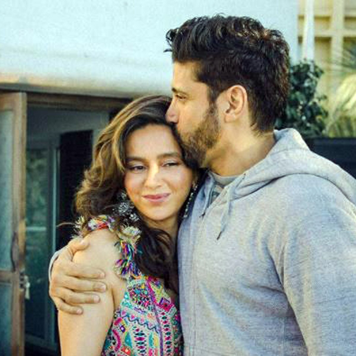 शिबानी दांडेकर मेहंदी फोटोज