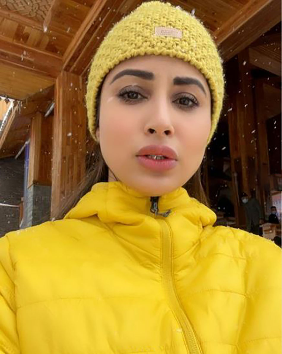 मौनी रॉय 