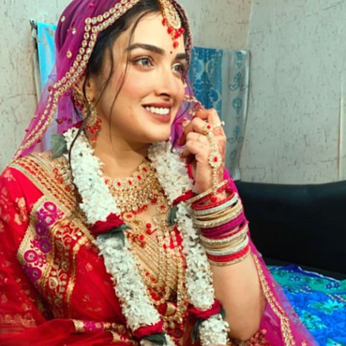  आम्रपाली दुबे