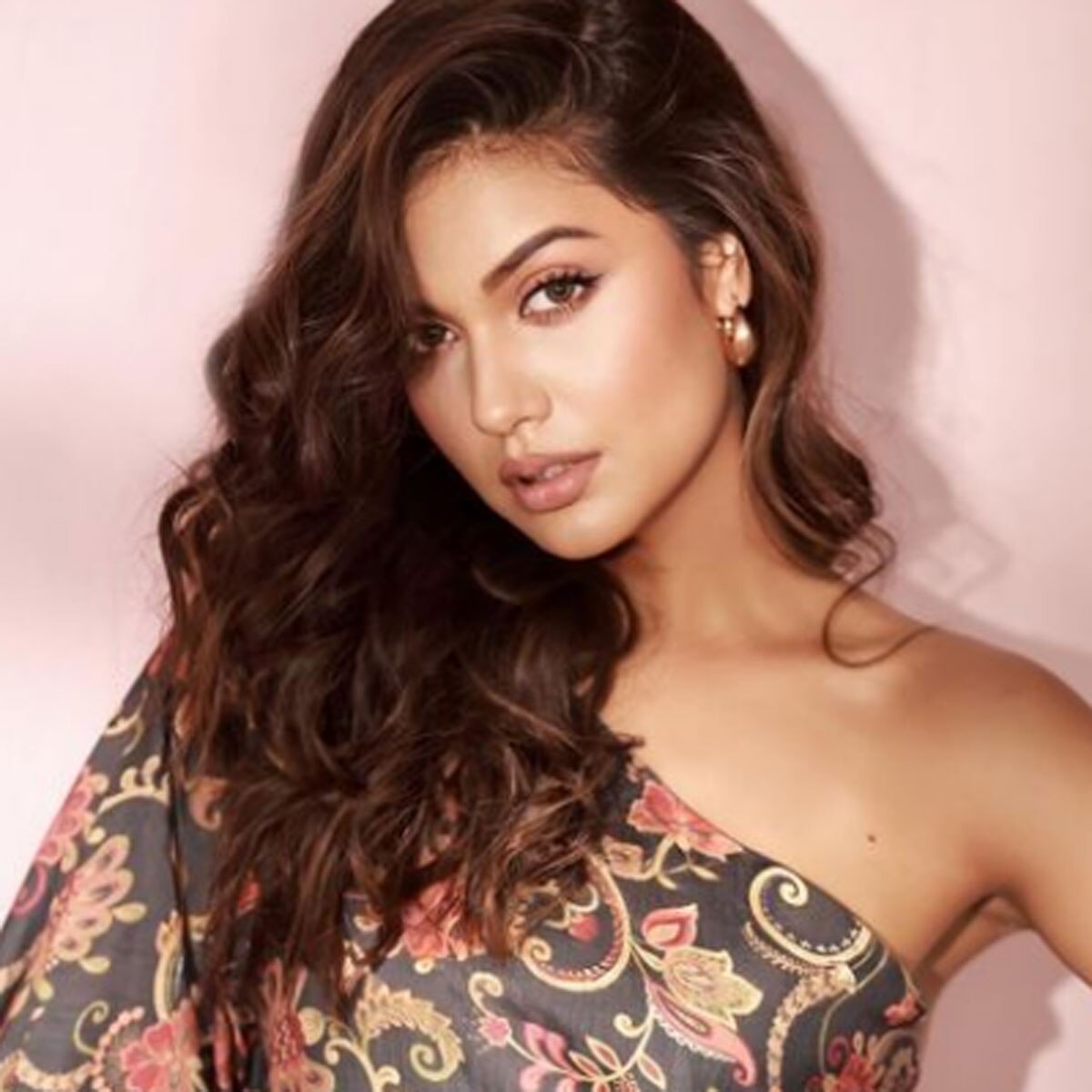 दिव्या अग्रवाल