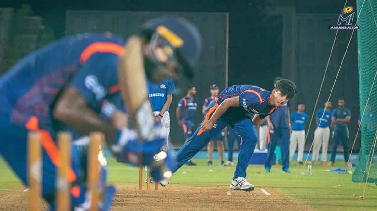 Rasikh dar net bowler