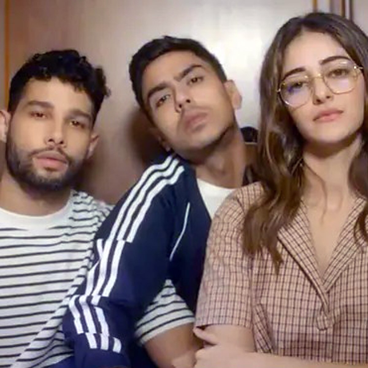 अनन्या पांडे, सिद्धांत चतुर्वेदी, आदर्श गौरव