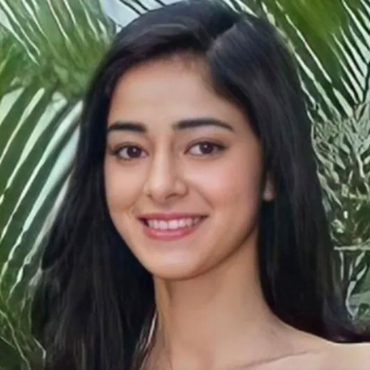  अनन्या पांडे