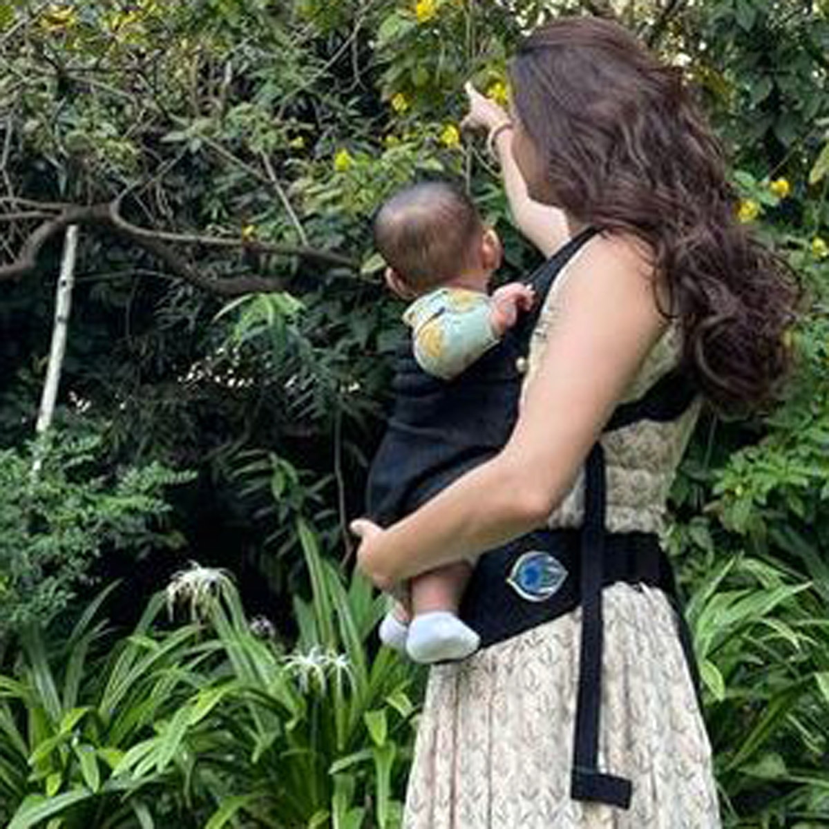 दीया मिर्जा बेटे अव्यान संग