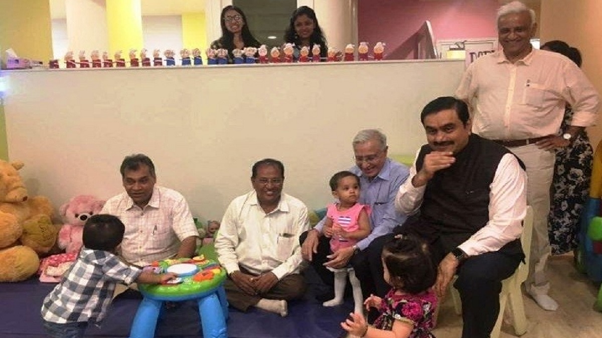 अडानी की पहली कंपनी