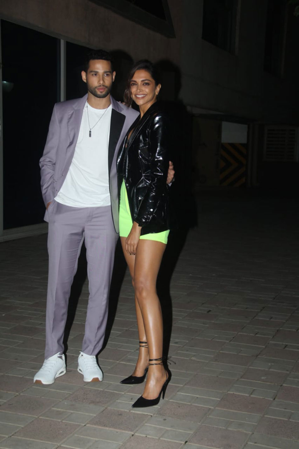 सिद्धांत चतुर्वेदी और दीपिका पादुकोण 