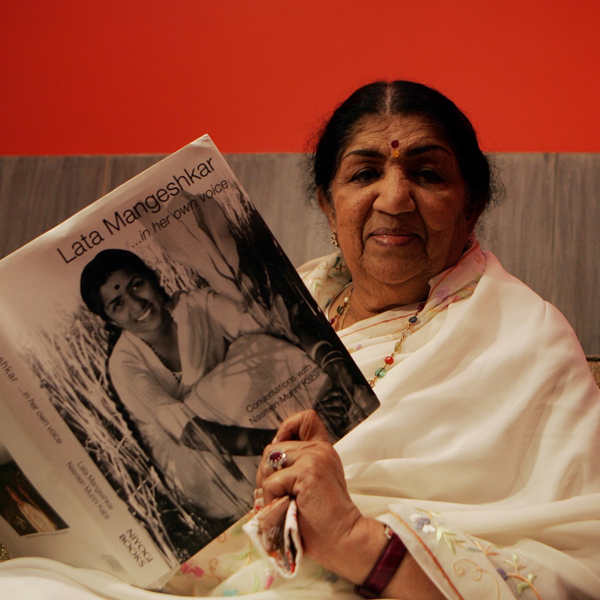 लता मंगेशकर