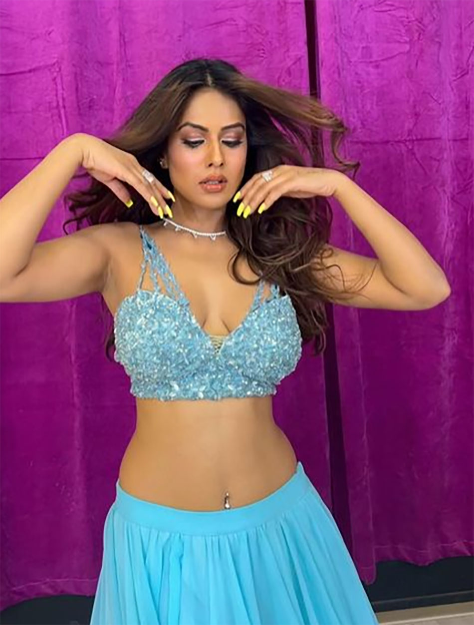 निया शर्मा