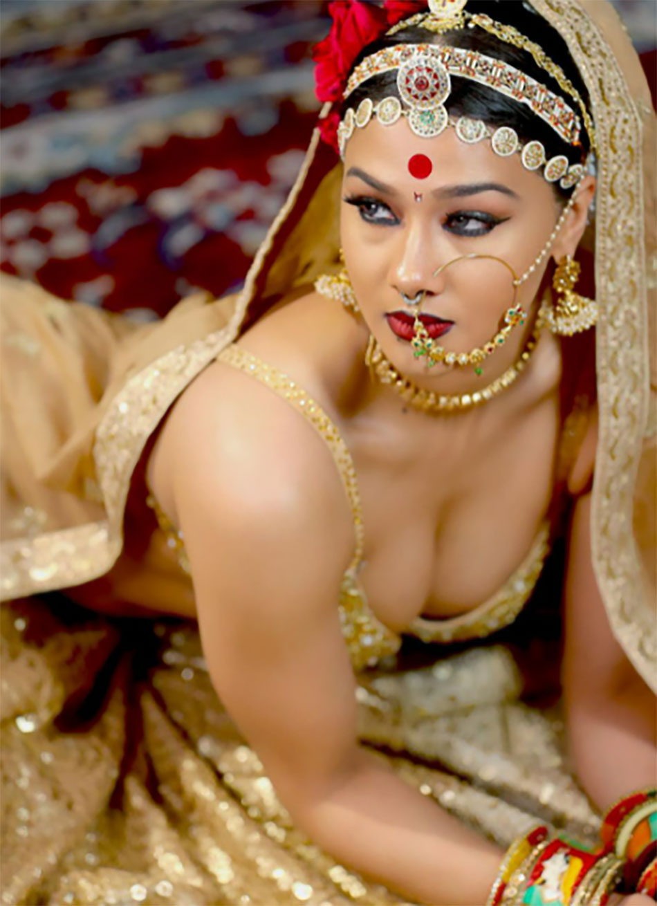  नम्रता मल्ला