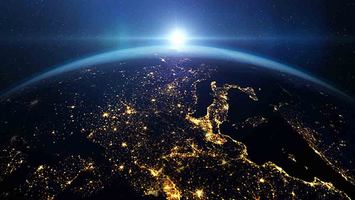 Space Station Plunge in Pacific