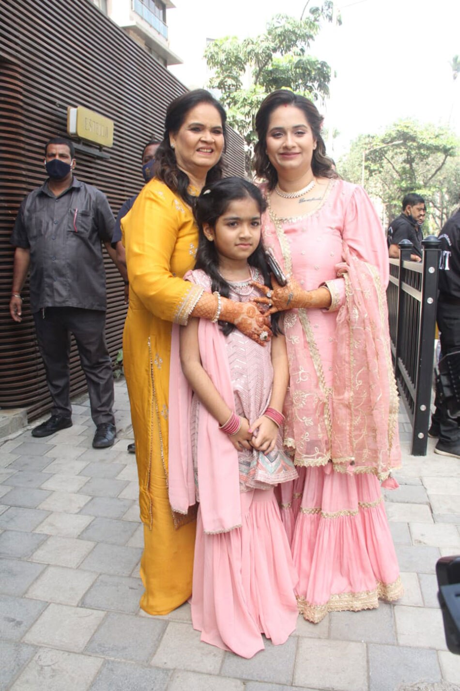 कर‍िश्मा की फैमिली 