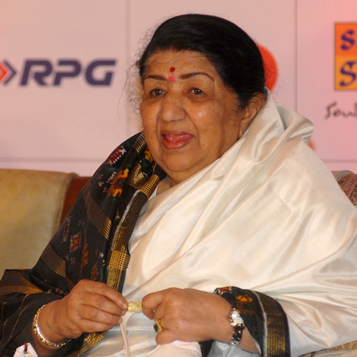 लता मंगेशकर